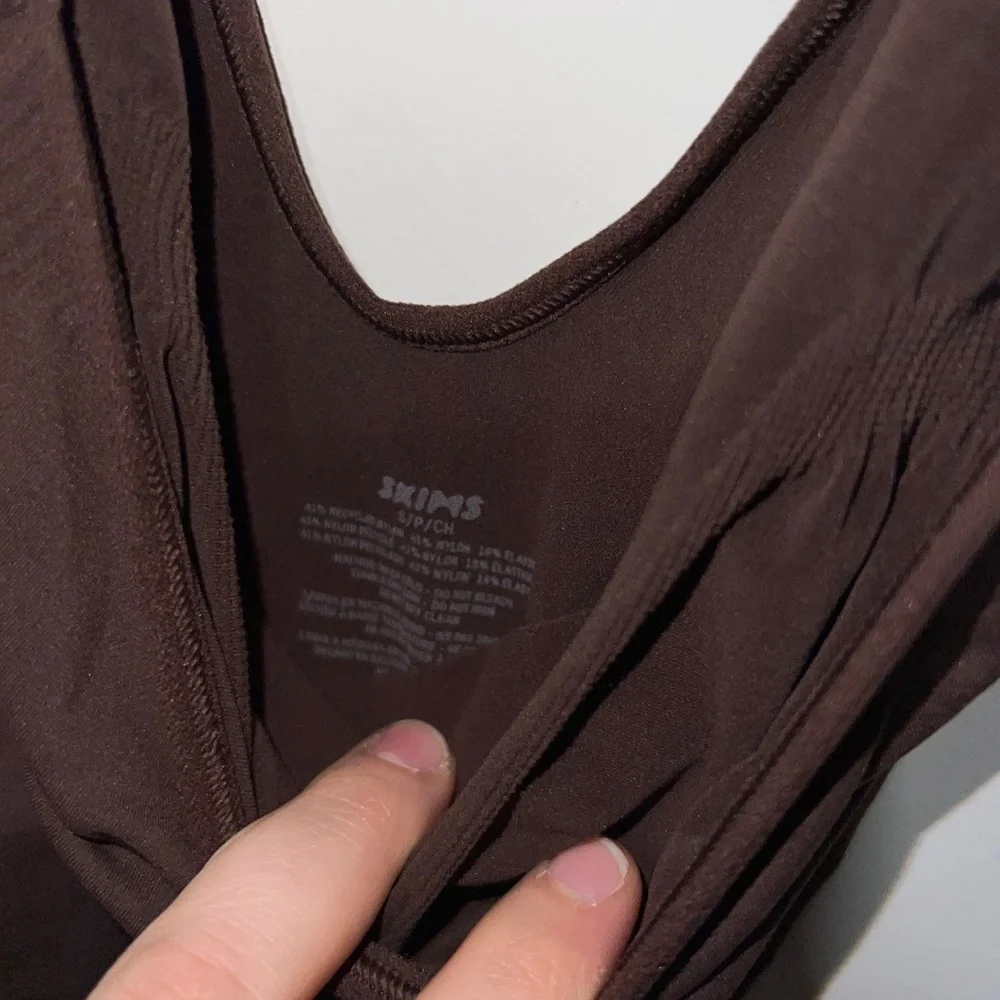 SKIMS SEAMLESS SCUPLT MID THIGH BODYSUIT brown cocoa small